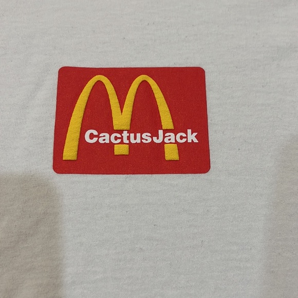 Travis Scott X McDonalds - Picture 2 of 4
